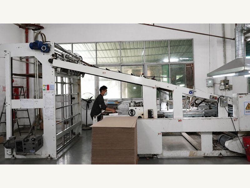 Rigid box forming line inside the ZHY Packing workshop